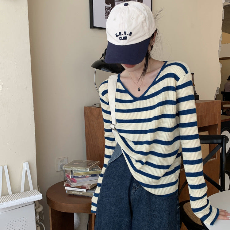 Womens V-neck Striped Knit Top With Long Sleeves