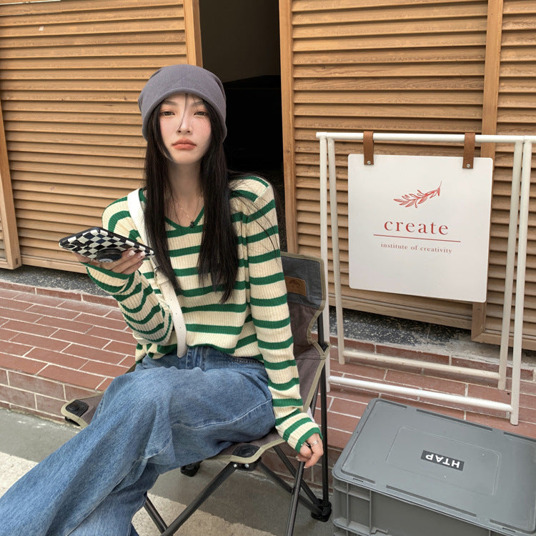 Womens V-neck Striped Knit Top With Long Sleeves