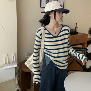 Womens V-neck Striped Knit Top With Long Sleeves